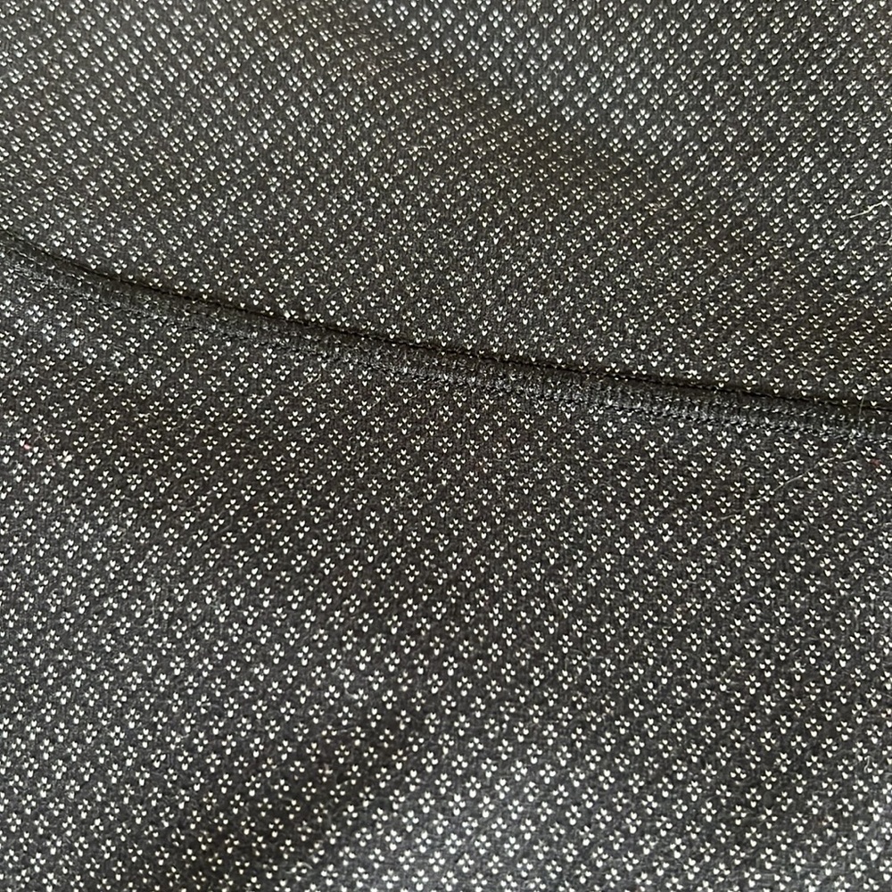 Lululemon - Picture 3 of 12